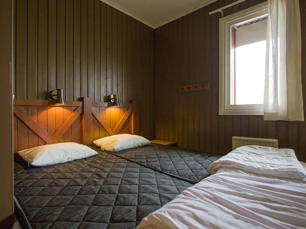 Stöten Mitt de Luxe, 4+2 bäddar M546, Mot Backen