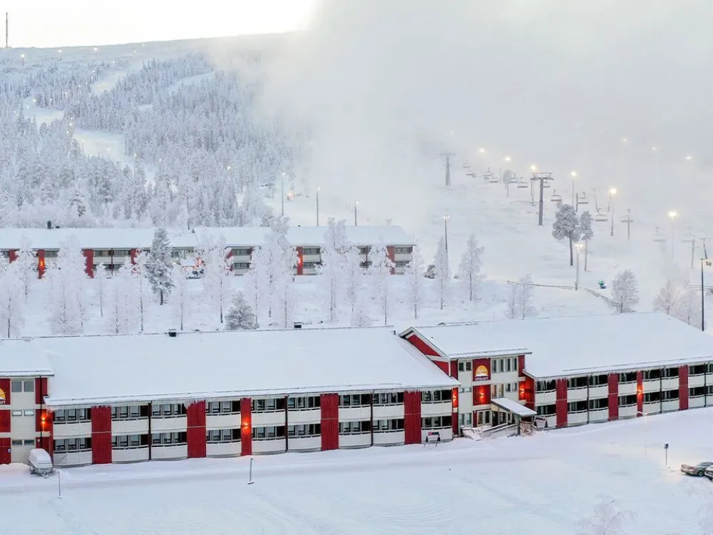 Standard 4 bäddar, balkong ner mot dalen